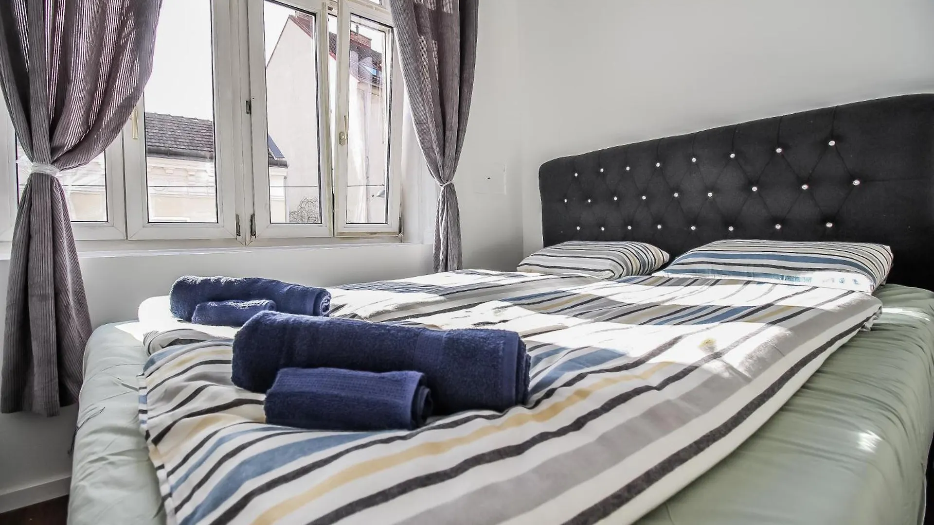 Disc Cozy Rooms In Liesing Wenen Oostenrijk